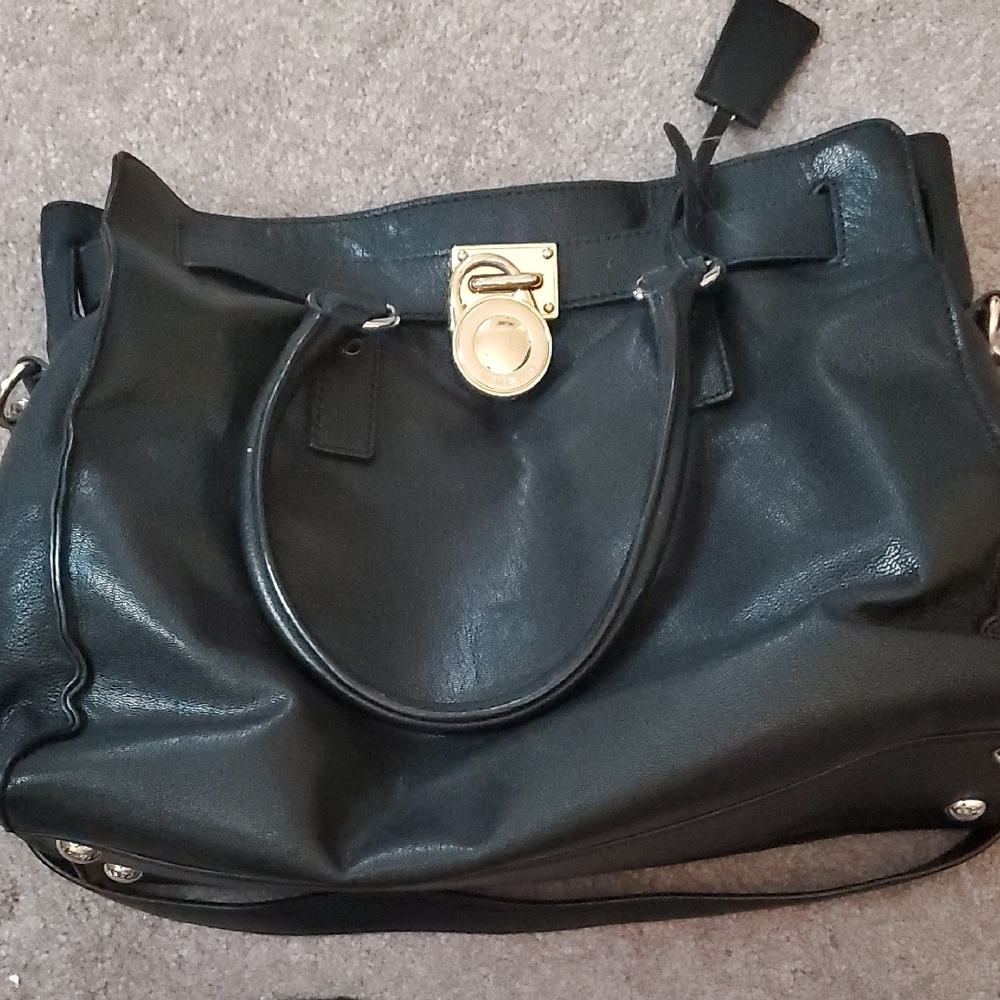 Elegant Black Leather Handbag